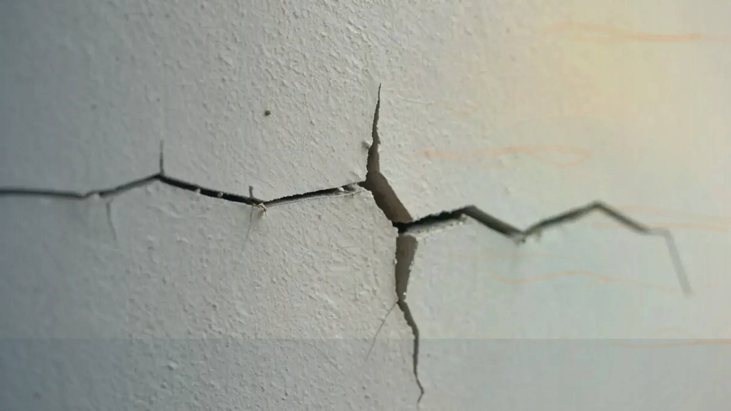 Hairline cracks vs structural cracks
